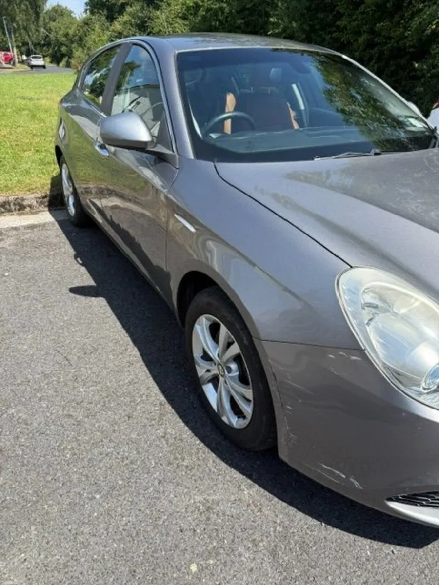 Alfa Romeo Giulietta 2011 - Image 3