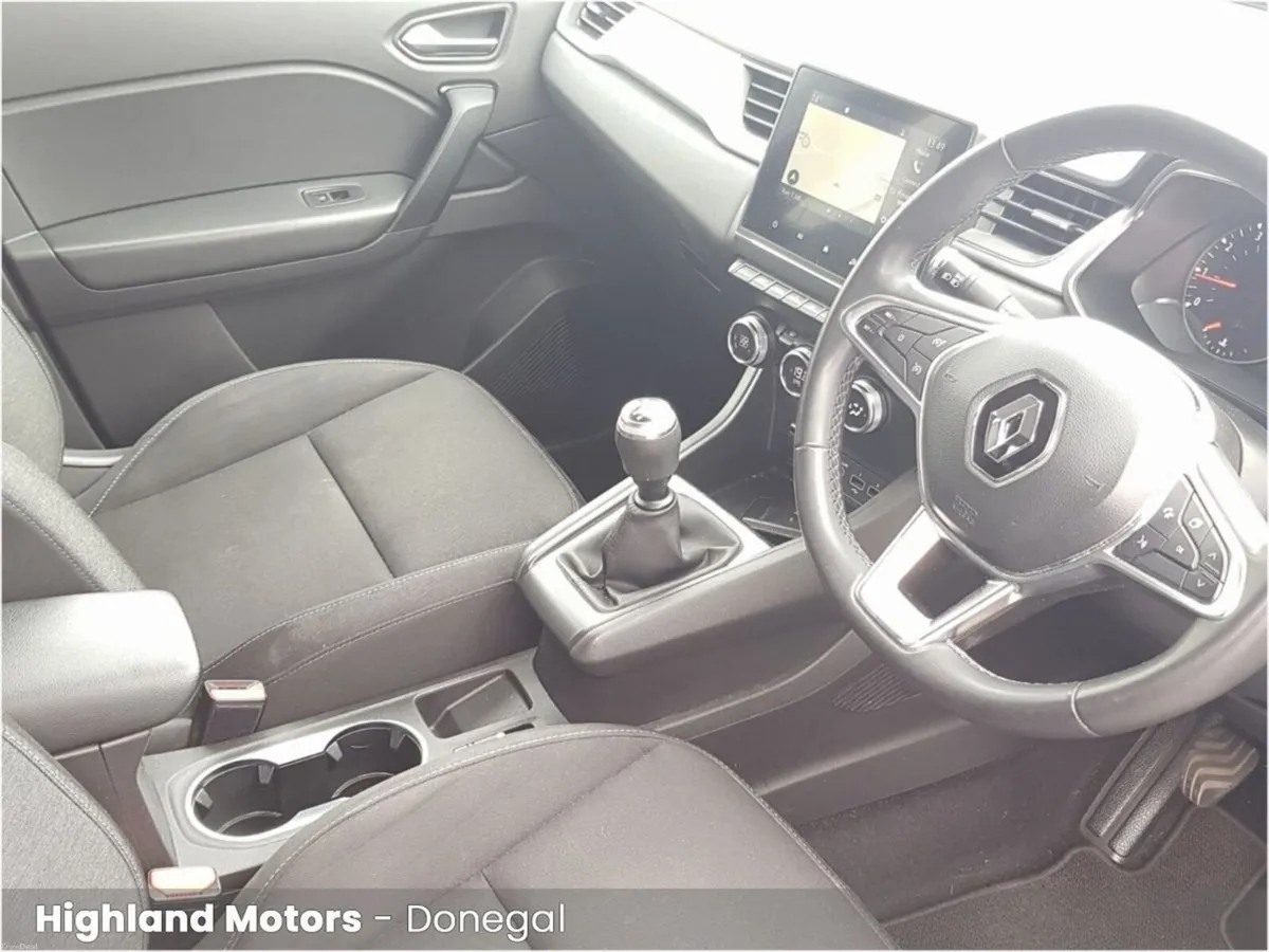Renault Captur TCe 100 Iconic ** FROM €69 PER WEEK - Image 6