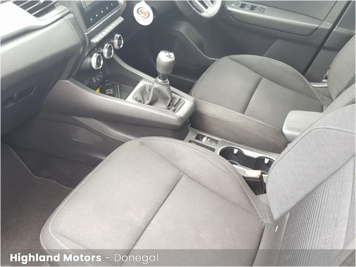 Renault Captur TCe 100 Iconic ** FROM €69 PER WEEK - Image 5