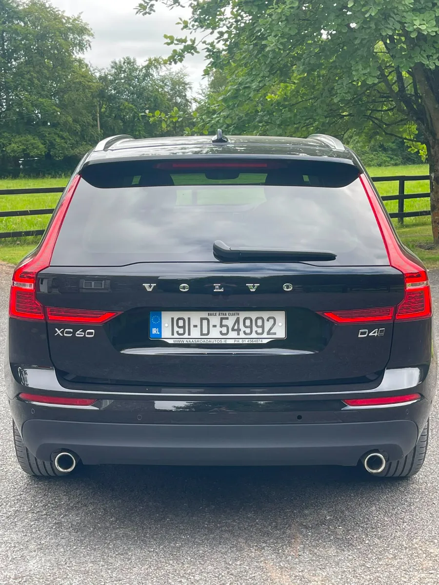 Volvo XC60 AWD Momentum Automatic 191 - Image 4