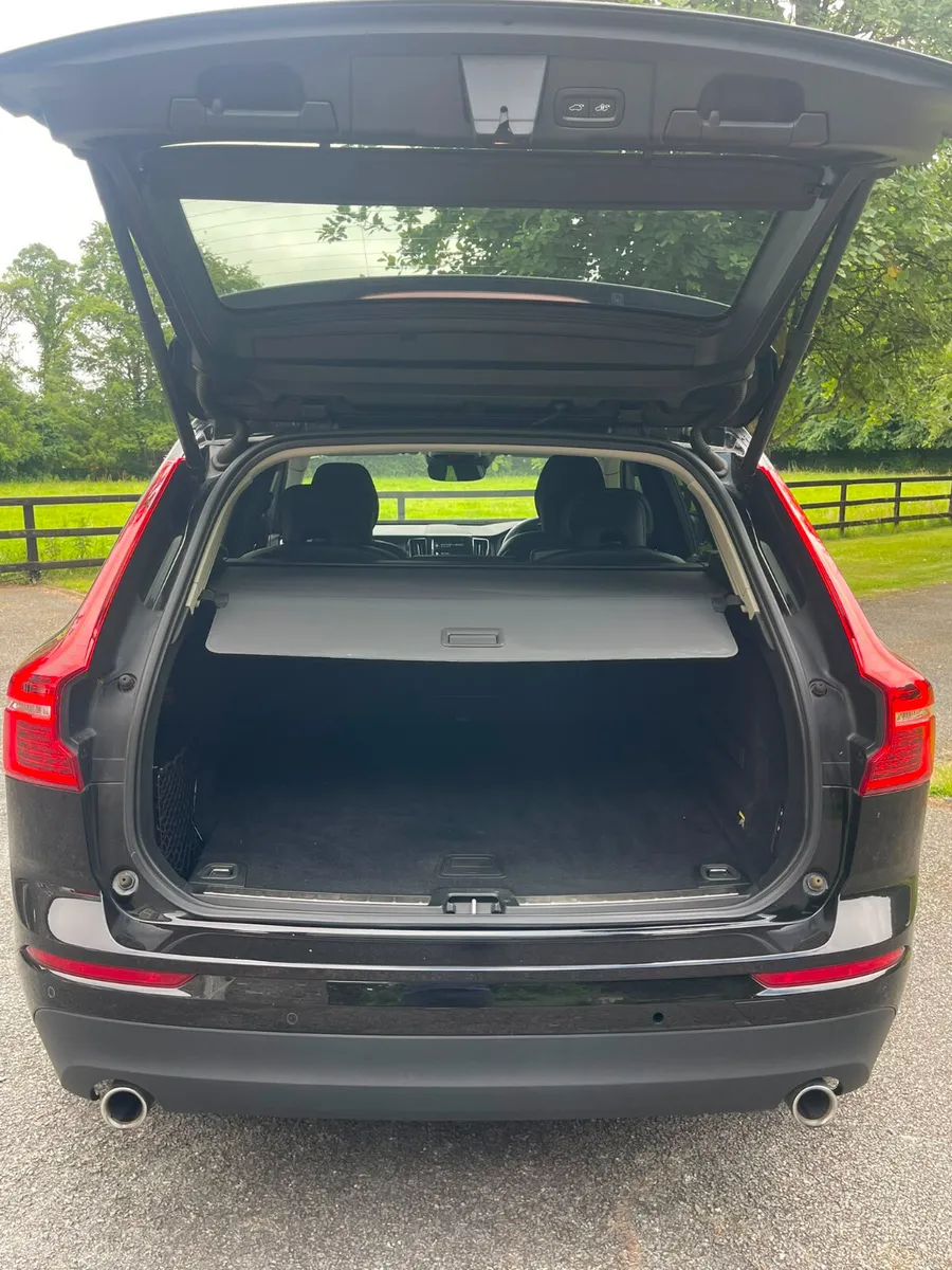 Volvo XC60 AWD Momentum Automatic 191 - Image 6