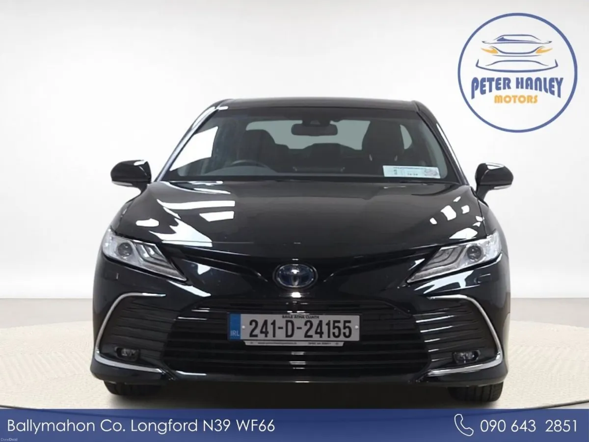 Toyota Camry 2.5 Hybrid Platinum Edition - Image 2