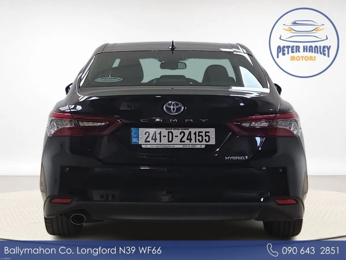 Toyota Camry 2.5 Hybrid Platinum Edition - Image 6