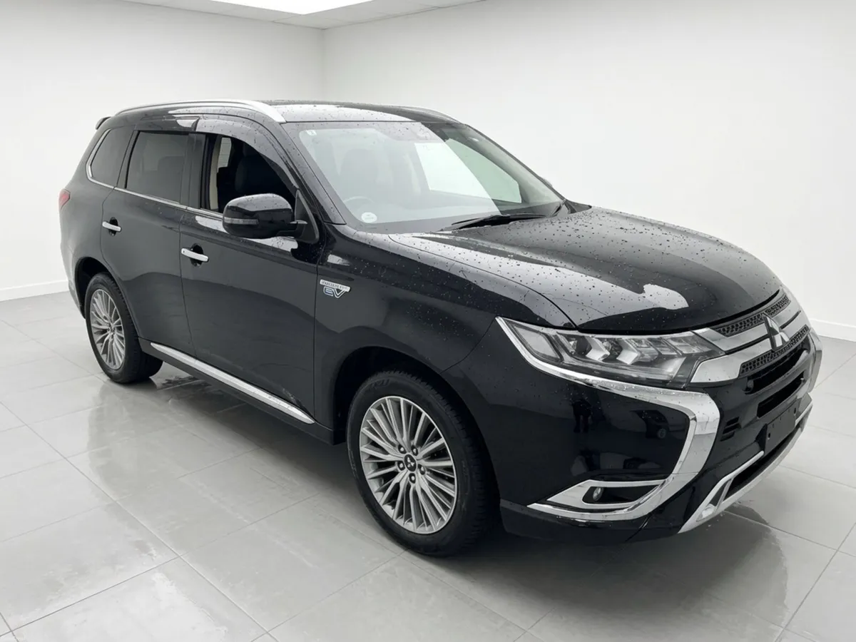 Mitsubishi outlander 2.4 plug in hybrid - Image 1