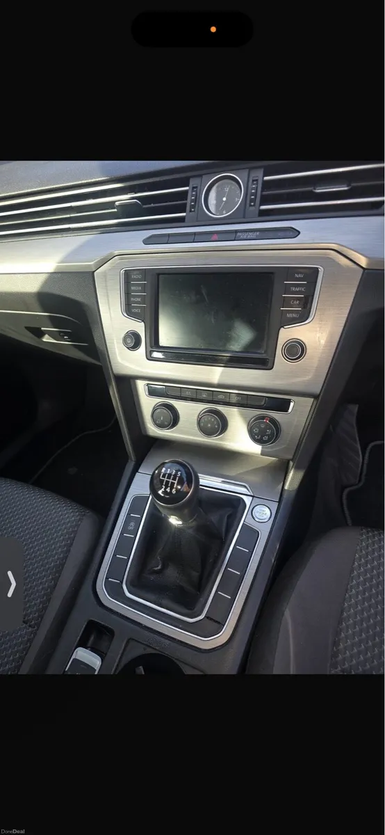 Volkswagen Passat - Image 2