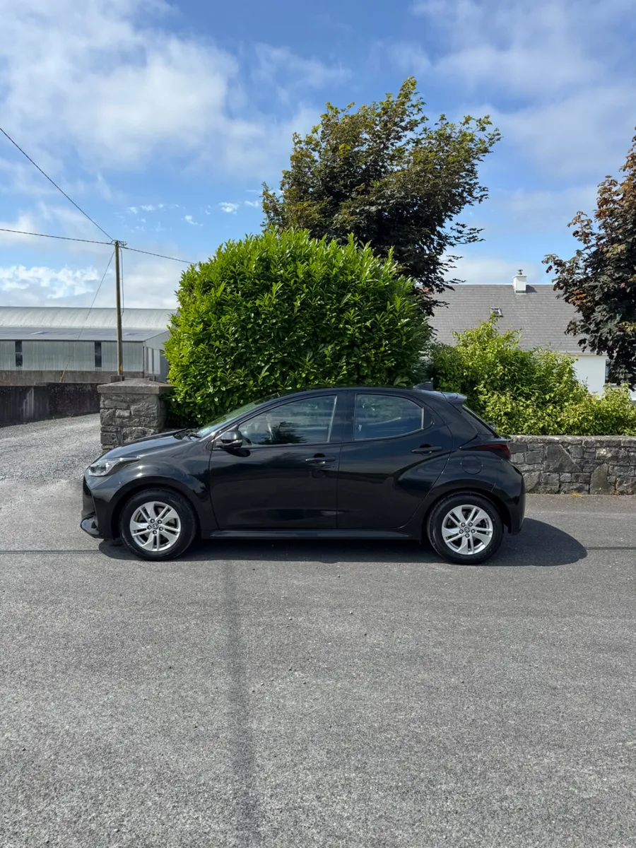 Toyota Yaris 2022 . HYBRID - Image 5