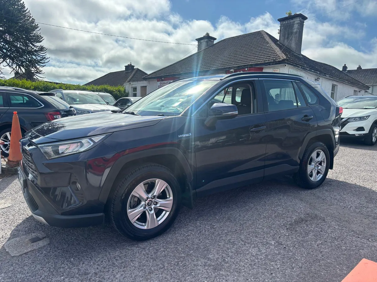 Toyota RAV4   HYBRID / PETROL   AUTOMATIC - Image 3