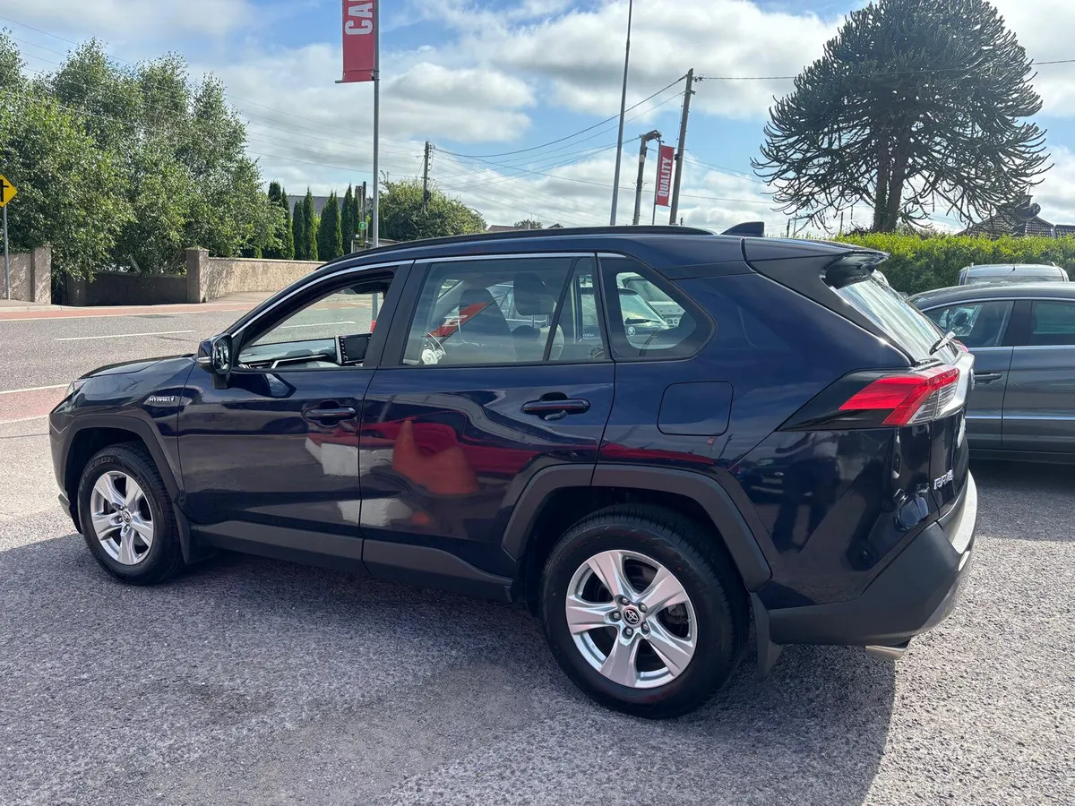 Toyota RAV4   HYBRID / PETROL   AUTOMATIC - Image 6