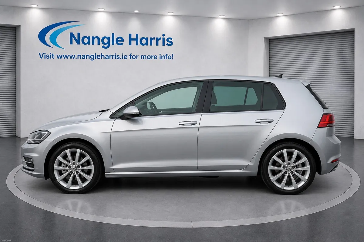 Volkswagen Golf  HIGH LINE.  LOW KMS - Image 2