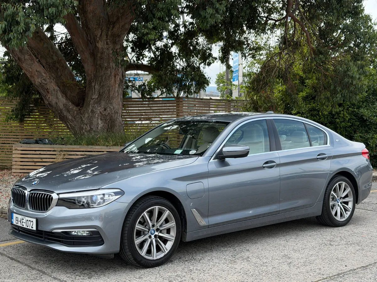 2019 BMW 5-Series - Image 3