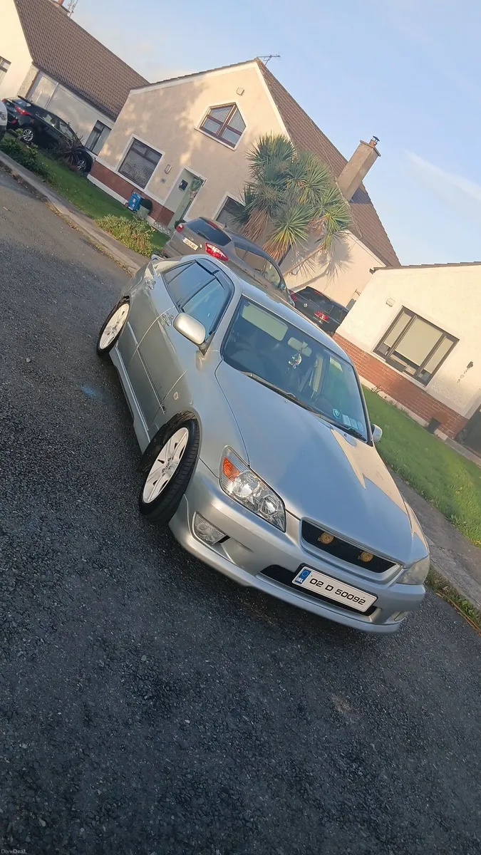 Lexus is200 - Image 2