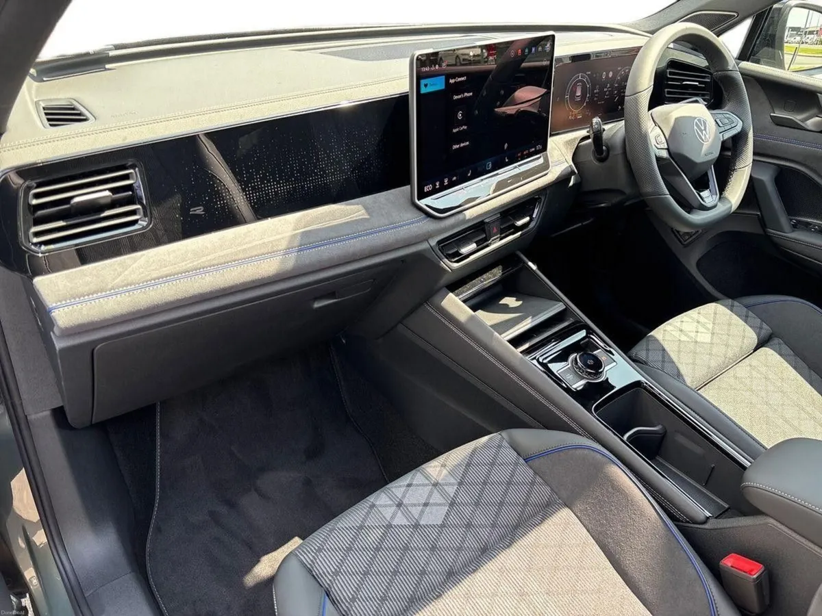 Volkswagen Tiguan R-Line 75+ 1.5EHYB DSG 204HP - Image 2