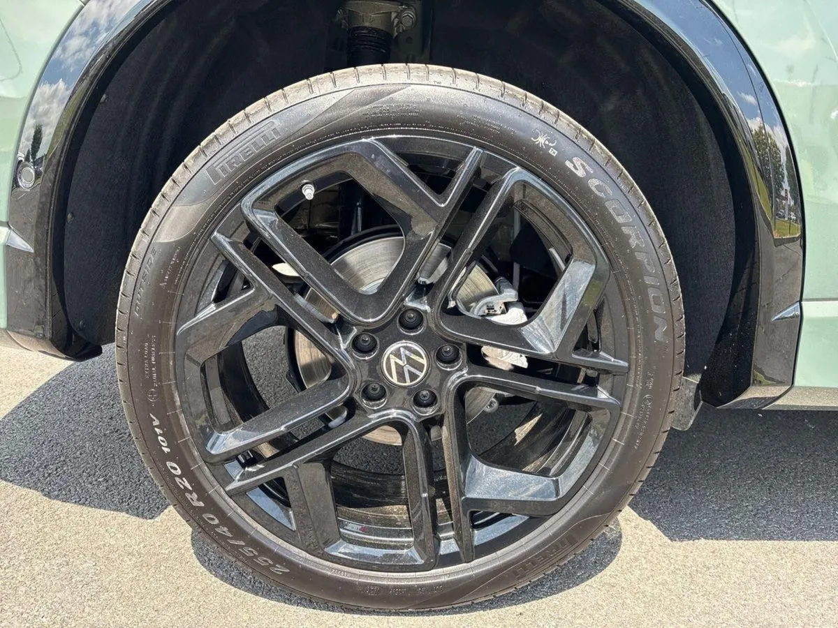 Volkswagen Tiguan R-Line 75 1.5EHYB 204HP *PAN ROO - Image 5