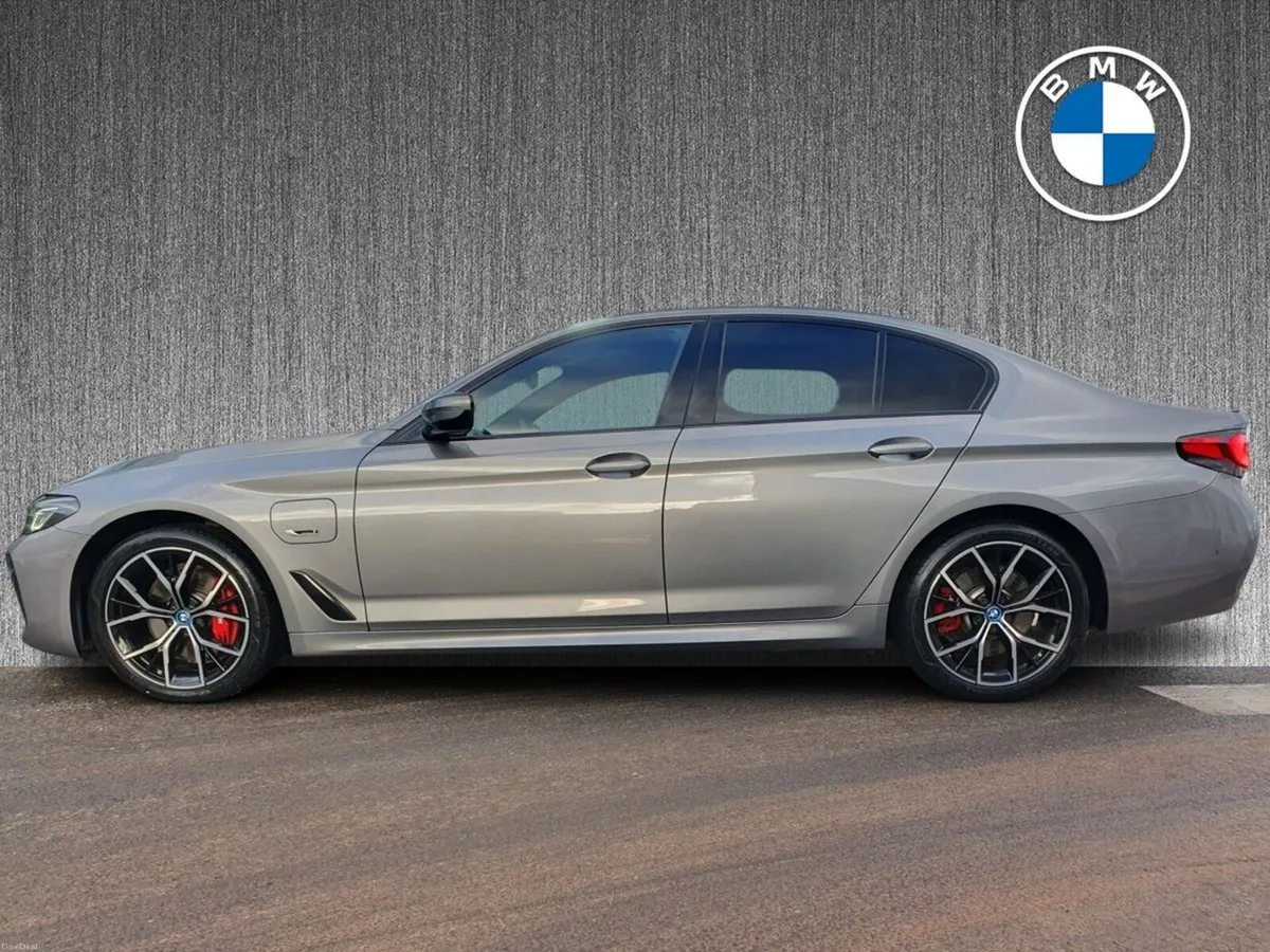 BMW 5-Series 530e M Sport Saloon - Image 4