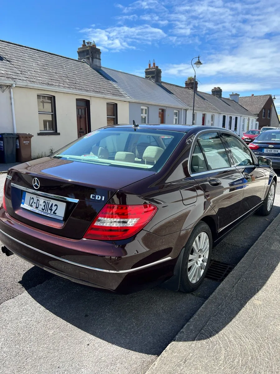 Car - Image 3