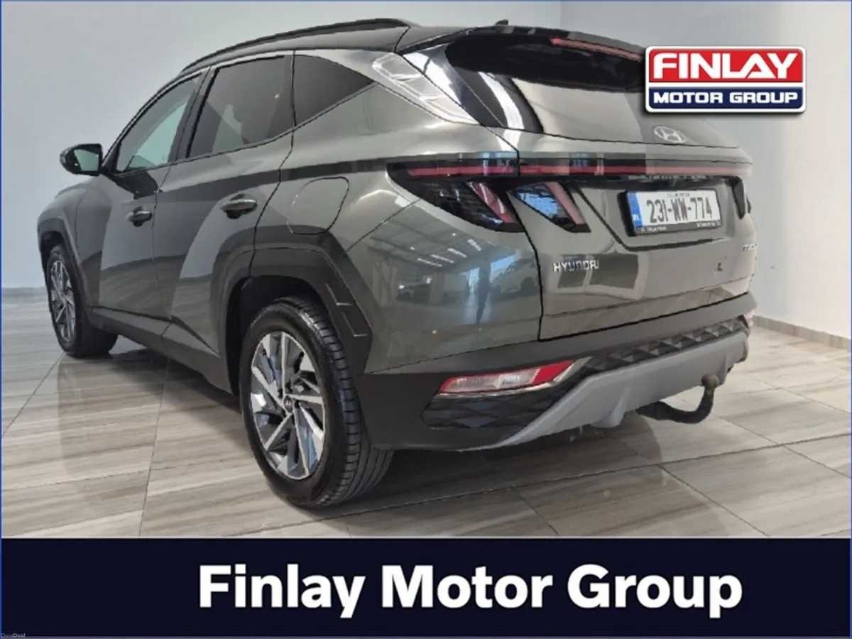 Hyundai Tucson 2WD Executive Plus w 2 Tone Roof - Image 4