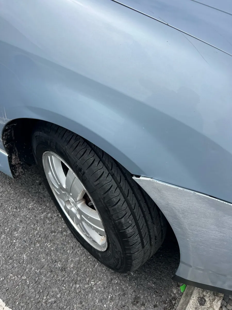 Car - Image 3