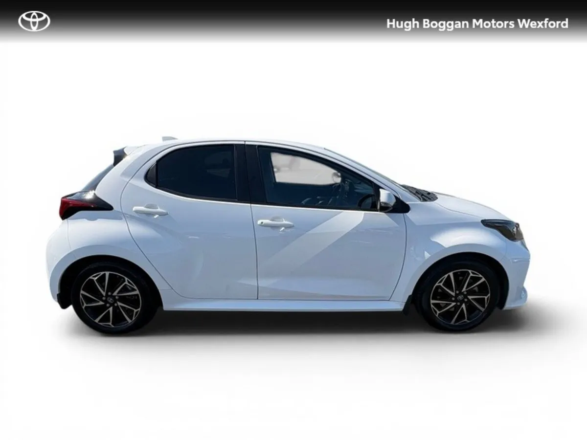 Toyota Yaris LUNA SPORT AUTOMATIC - Image 3