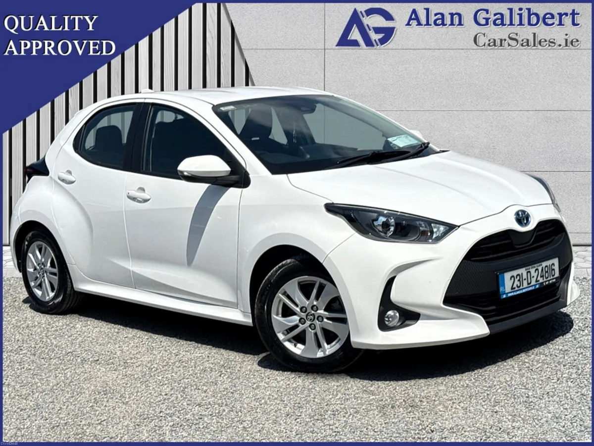 Toyota Yaris 1.5 HYBRID LUNA AUTO - Image 1