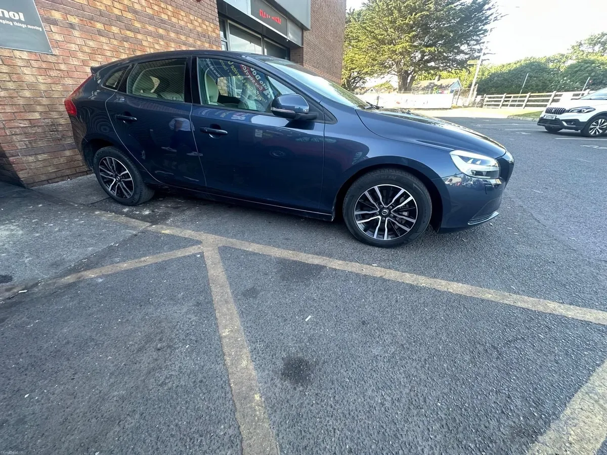 Volvo V40 T3 Automatic Low Mileage - Image 1