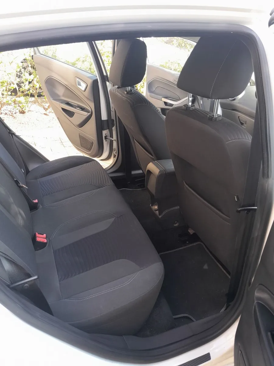 Ford Fiesta 2015 - Image 3