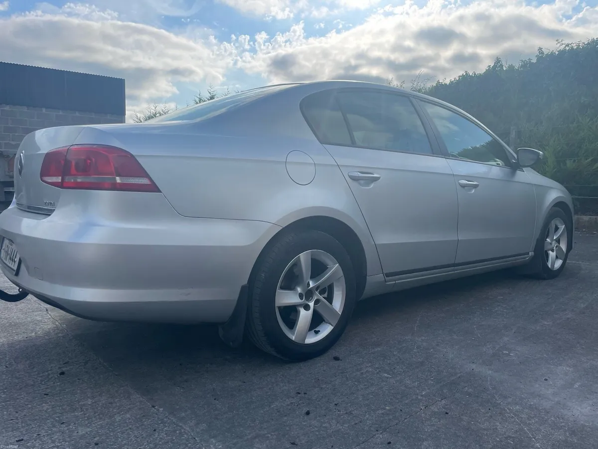 VW Passat 2.0 Tdi - Image 2