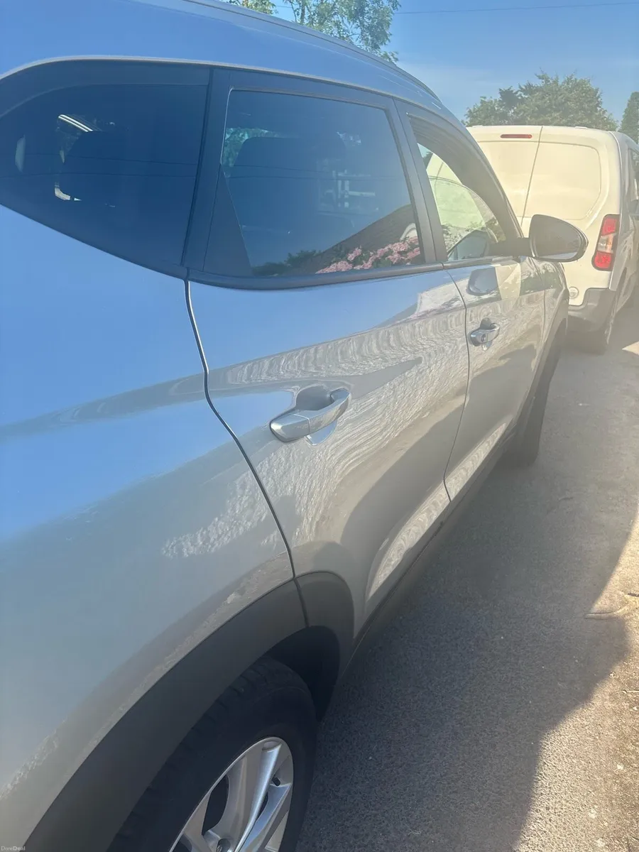2019 Hyundai Tuscon - Image 3