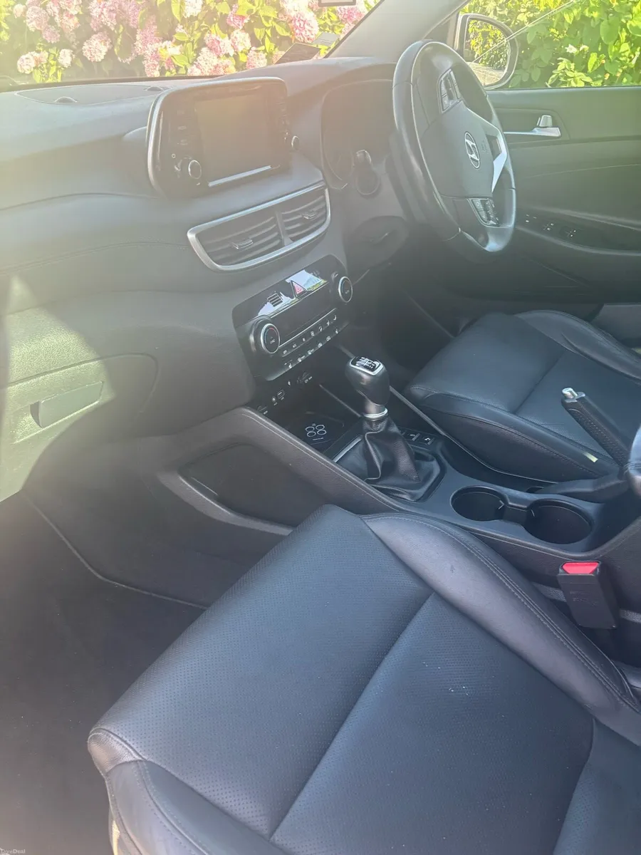2019 Hyundai Tuscon - Image 5