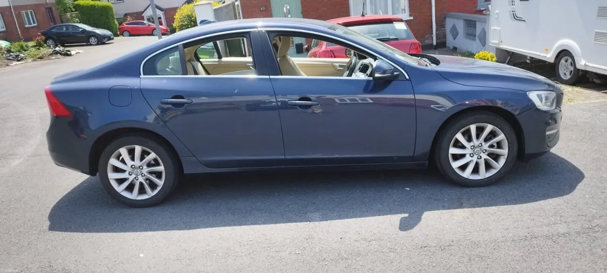 Automatic 2014 Volvo S60 1.6 Diesel - Image 4