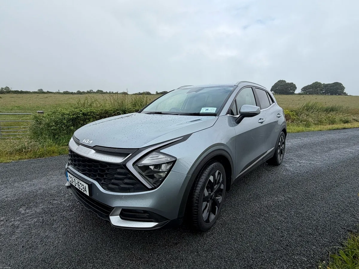 2023 Kia Sportage PHEV - Image 3