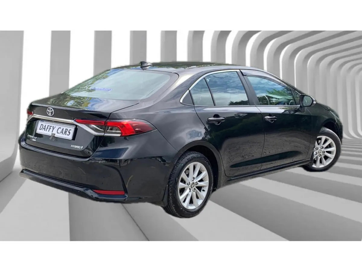 Toyota Corolla LUNA SALOON 4DR AUTO - Image 3