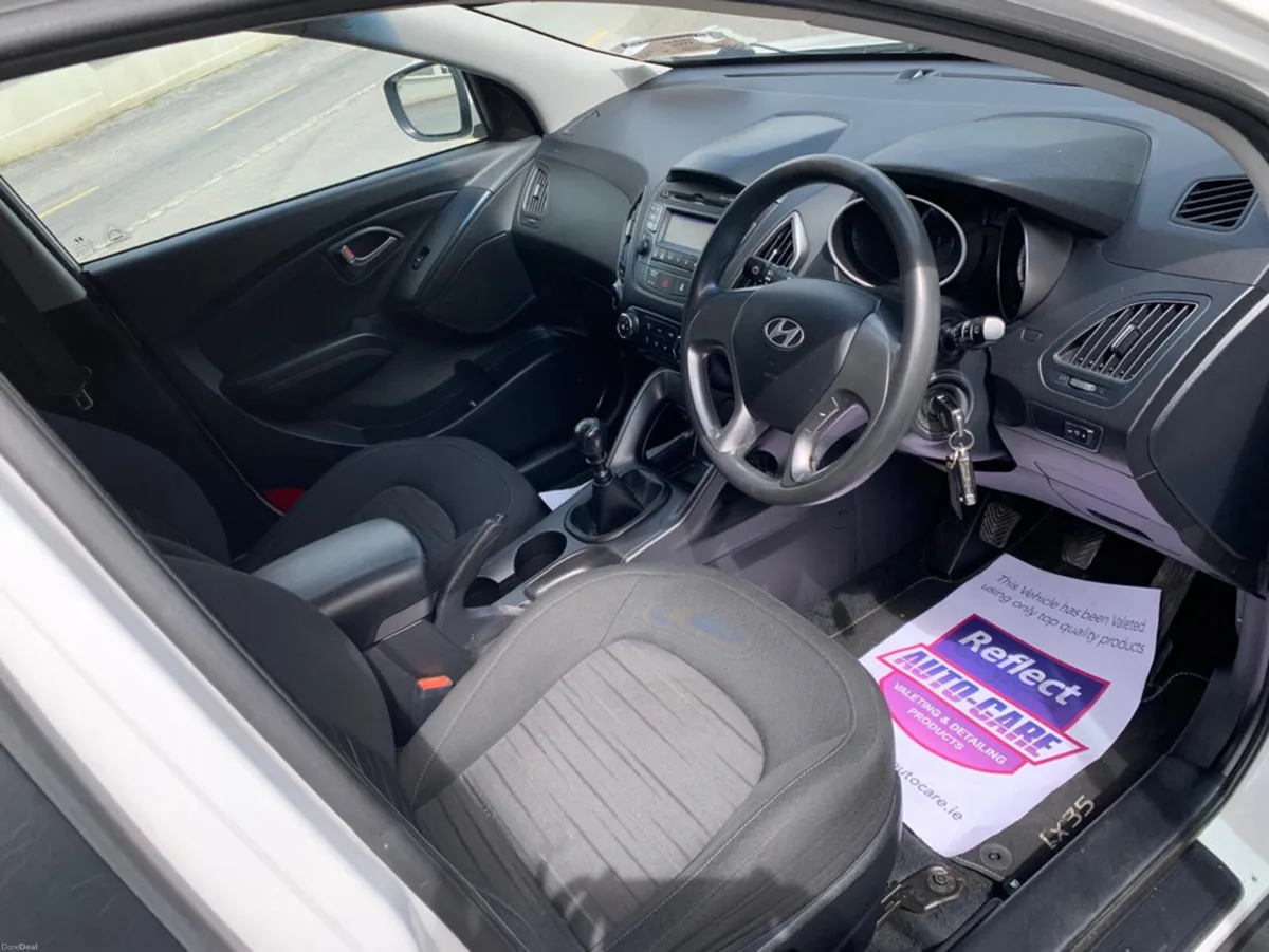 Hyundai ix35 1.7 'CELEBRATION' 4DR - Image 5