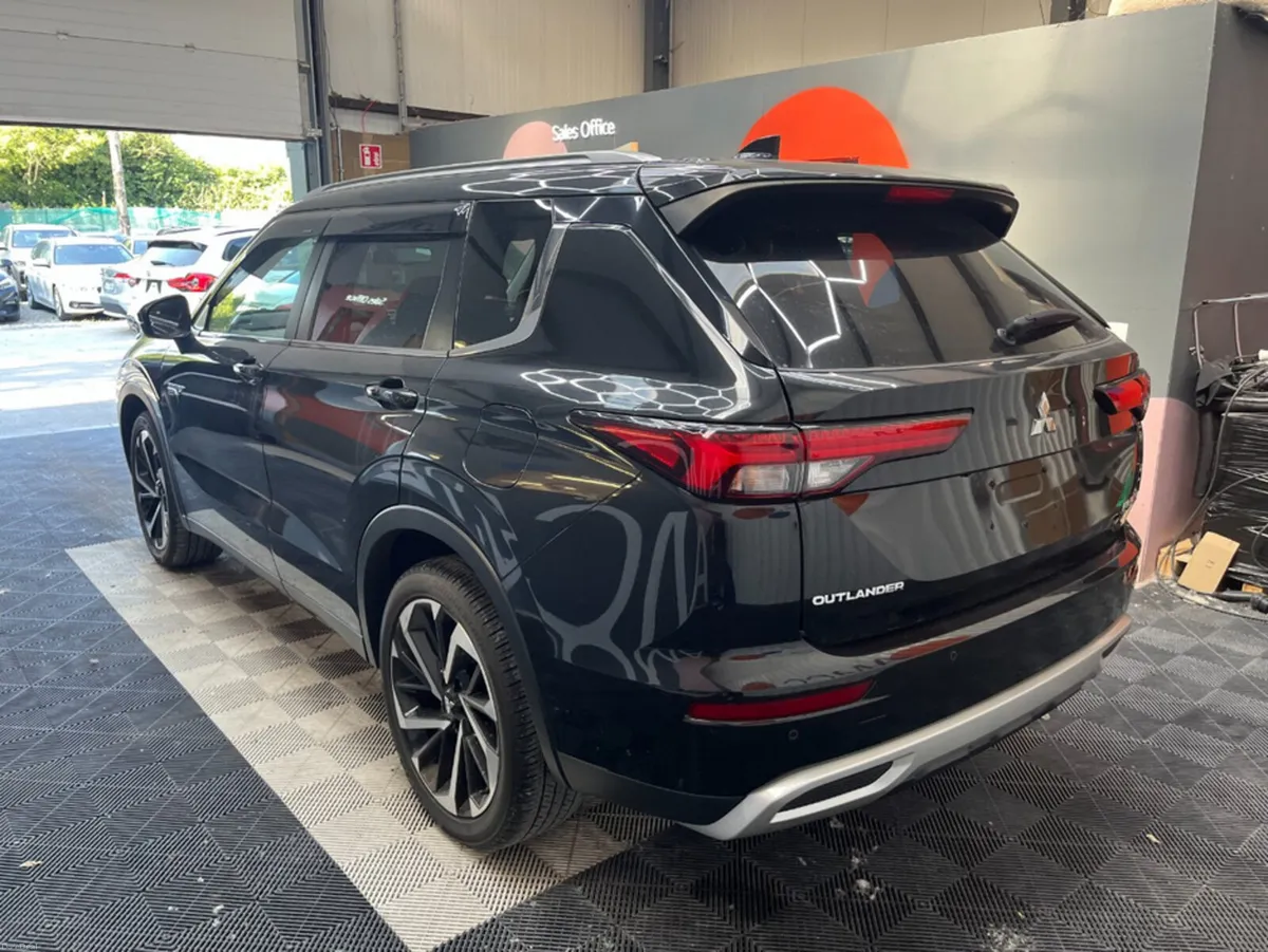 Mitsubishi Outlander 2022 MITSUBISHI OUTLANDER PHE - Image 4