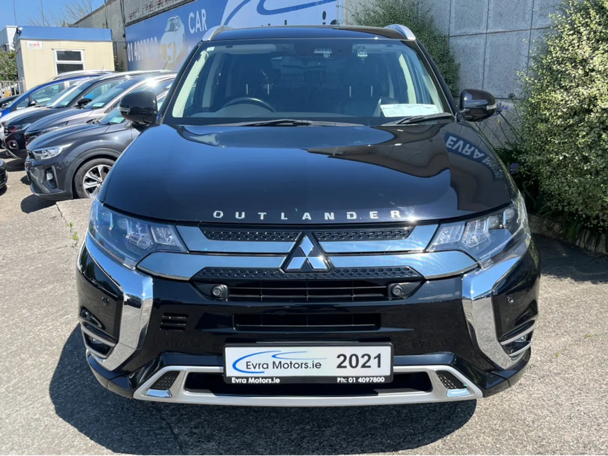 Mitsubishi Outlander G 4WD PHEV HYBRID 2.4 PETROL - Image 2