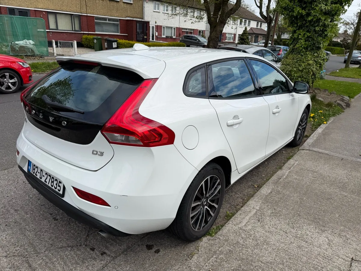 Volvo V40 - Image 4