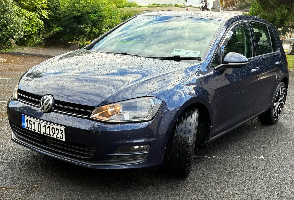 2015 Volkswagen Golf - Image 2
