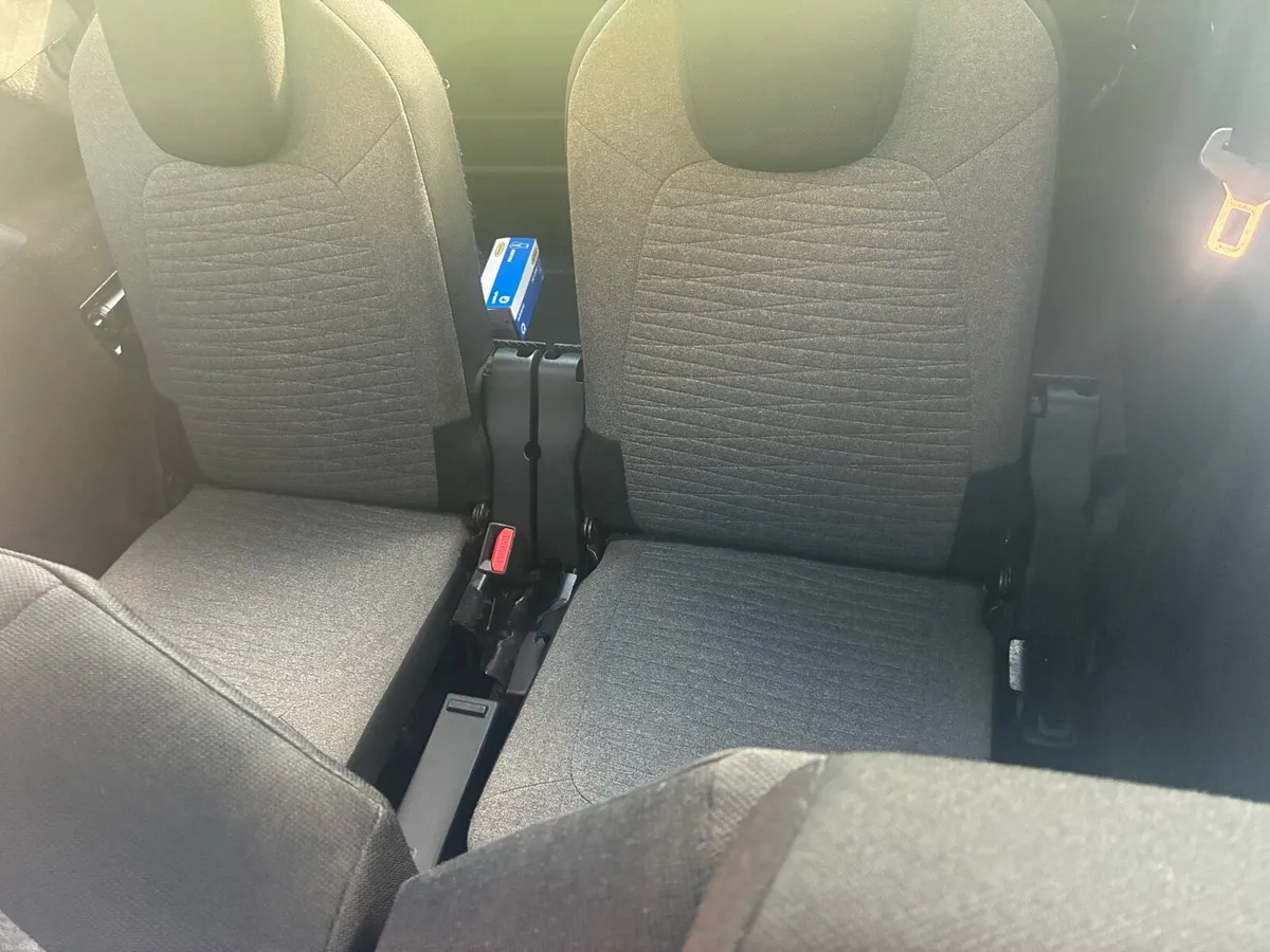 Car - Image 2