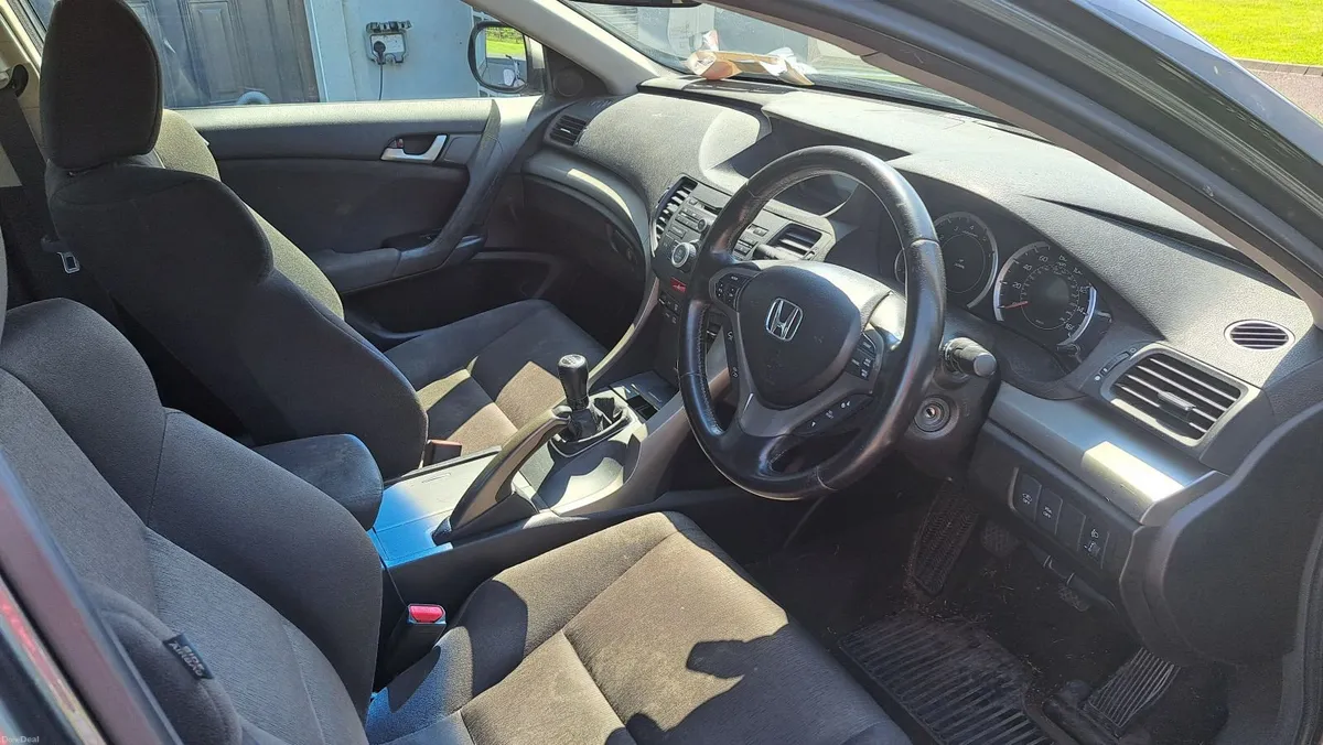 Honda Accord 2010 - Image 4