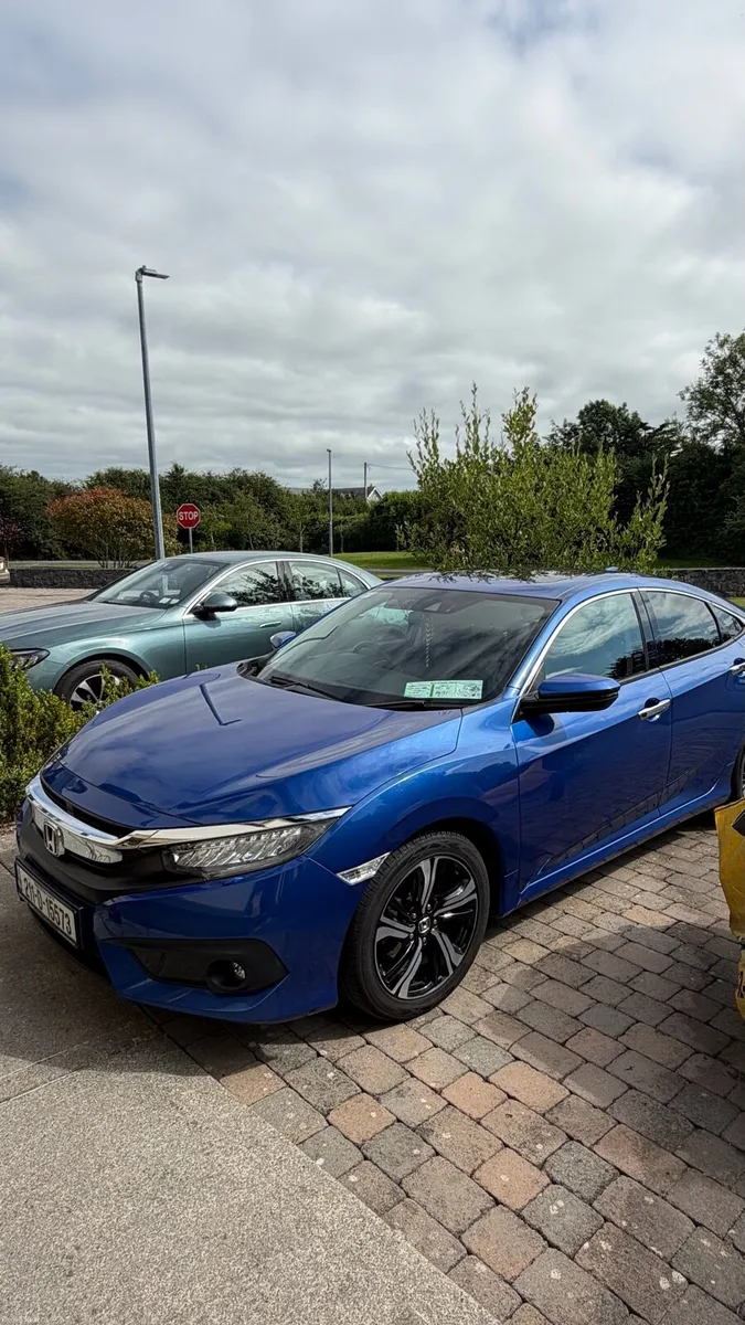 (211) Honda Civic Saloon Luxury - Image 1