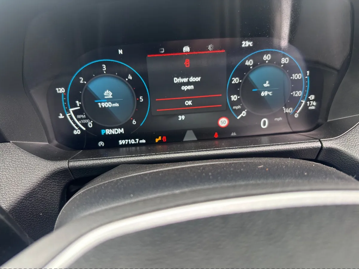 Volkswagen Amarok 2023 - Image 2