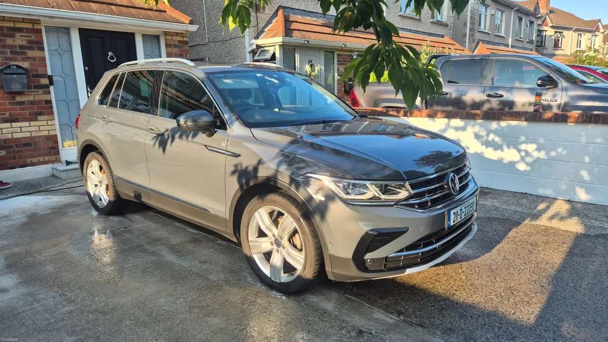 Tiguan Elegance 2.0TDI Auto | Panoramic Roof - Image 1
