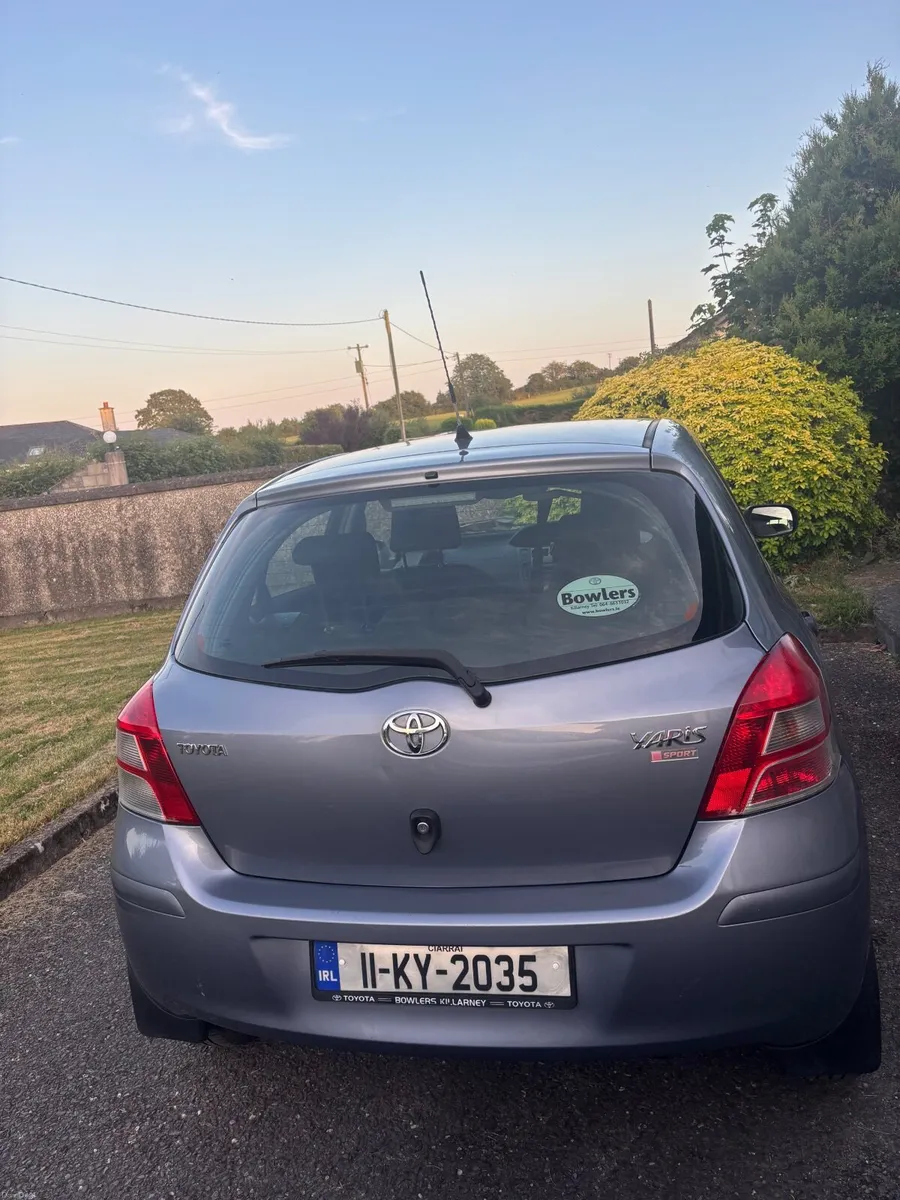 Toyota Yaris 2011 - Image 4