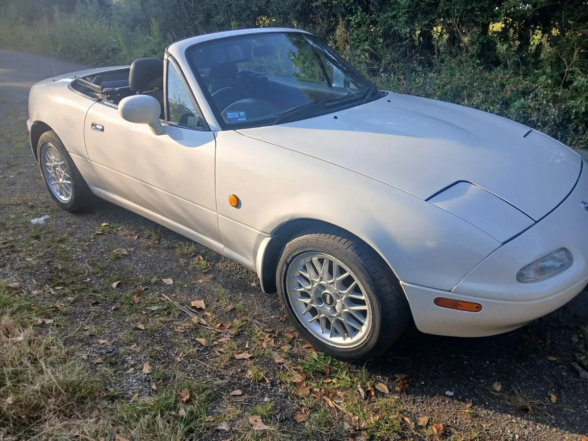 Mazda MX-5 1.8.  1995 convertible - Image 3