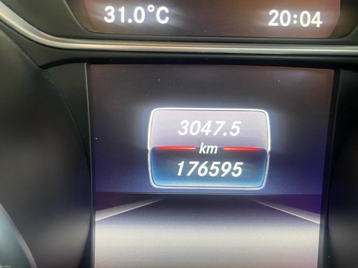 Mercedes CLA 200amg - Image 2