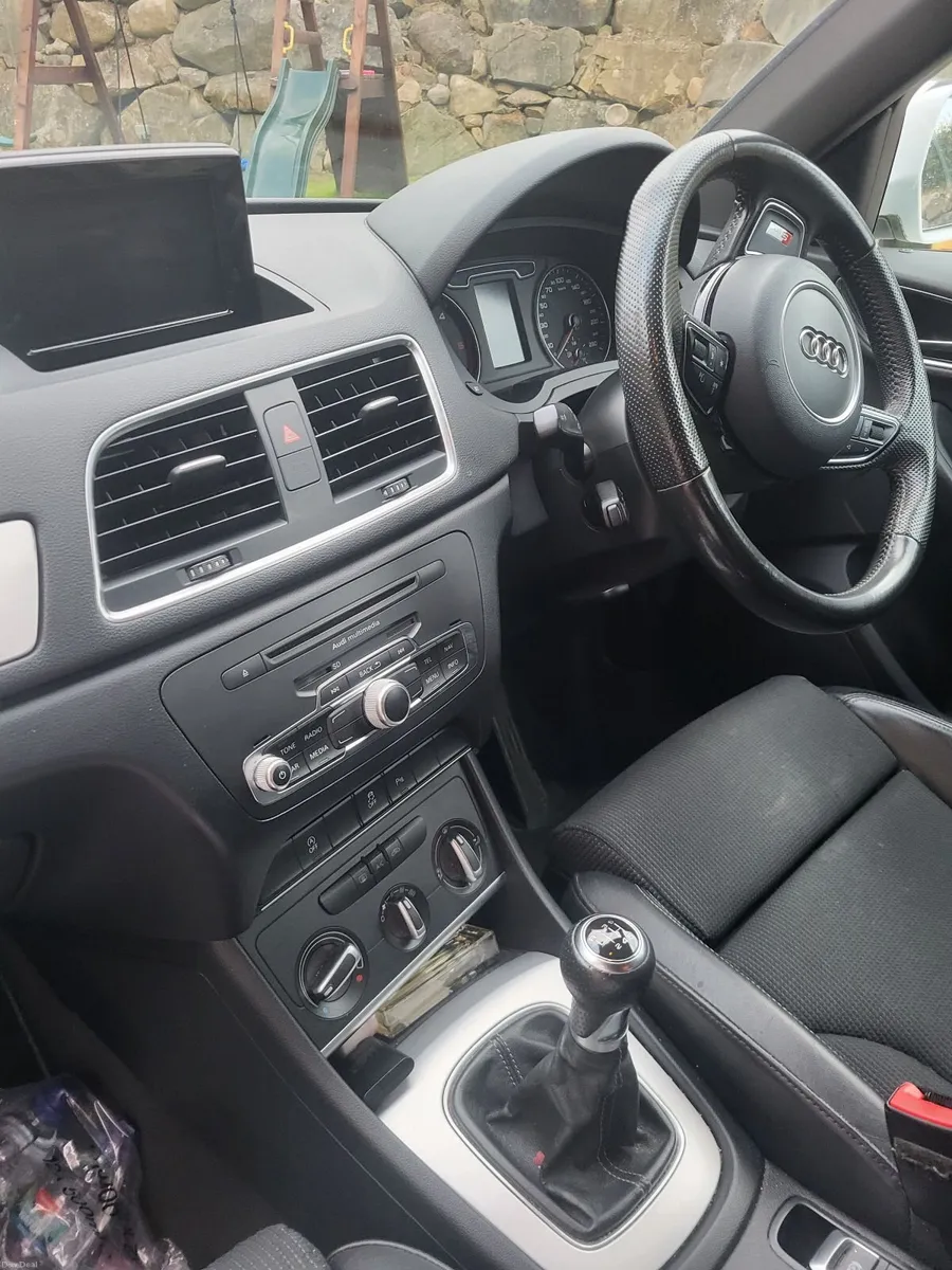 Audi Q3 2014 - Image 5