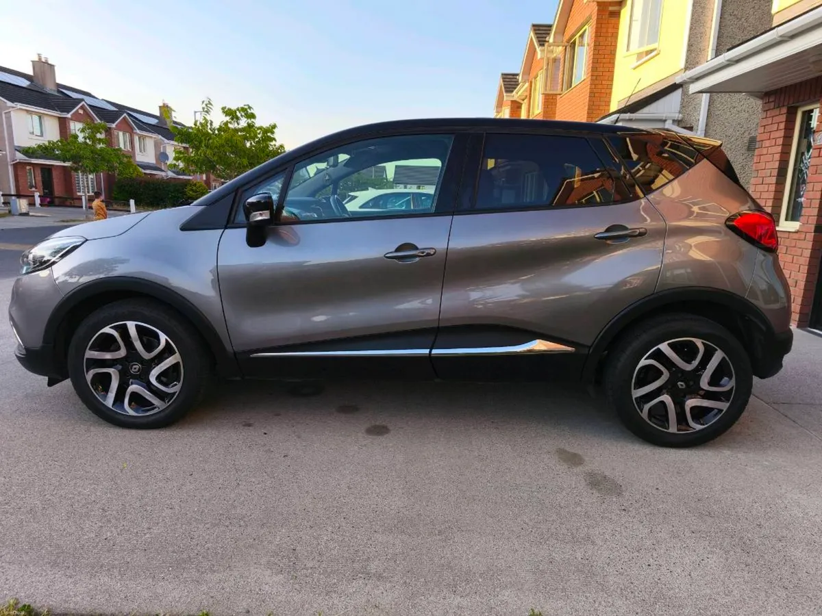 171 Renault Captur Low Miles-High Spec - Image 4