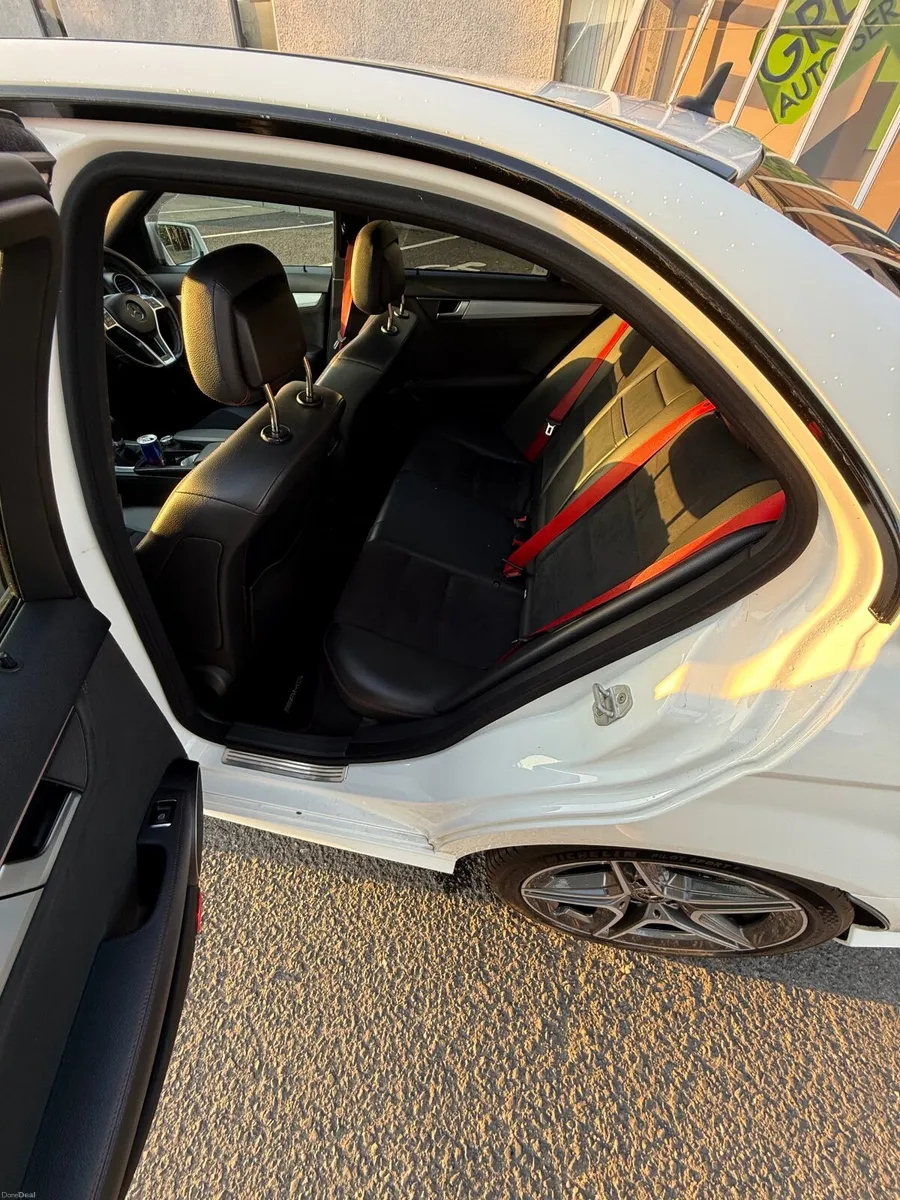 Mercedes-Benz C-Class 2012 - Image 4