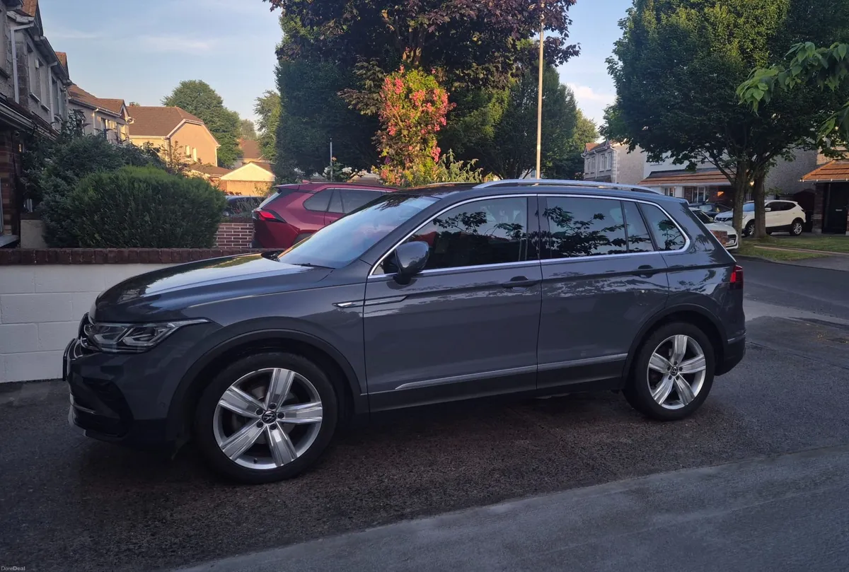 Tiguan Elegance 2.0TDI Auto | Panoramic Roof - Image 3
