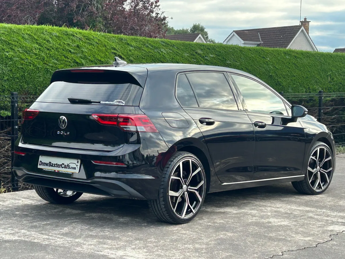 23Volkswagen Golf 1.5 Tsi Life €20995  inc Vrt - Image 5