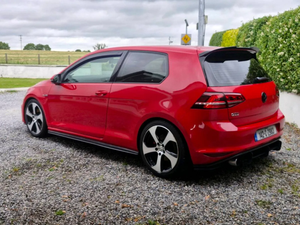 Volkswagen golf gti - Image 2